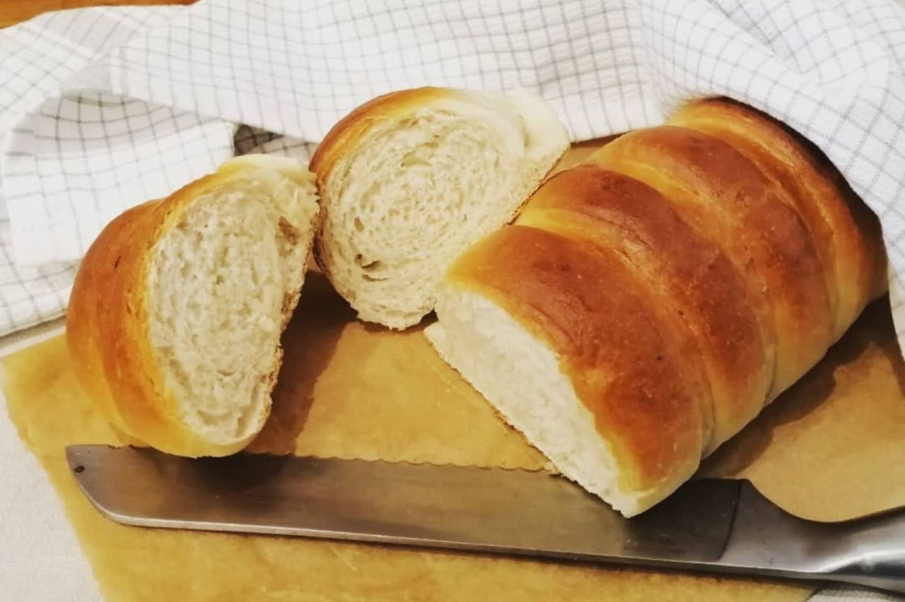 Mleczny chlebek drożdżowy - przepis mojej babci - Bałkany na Talerzu